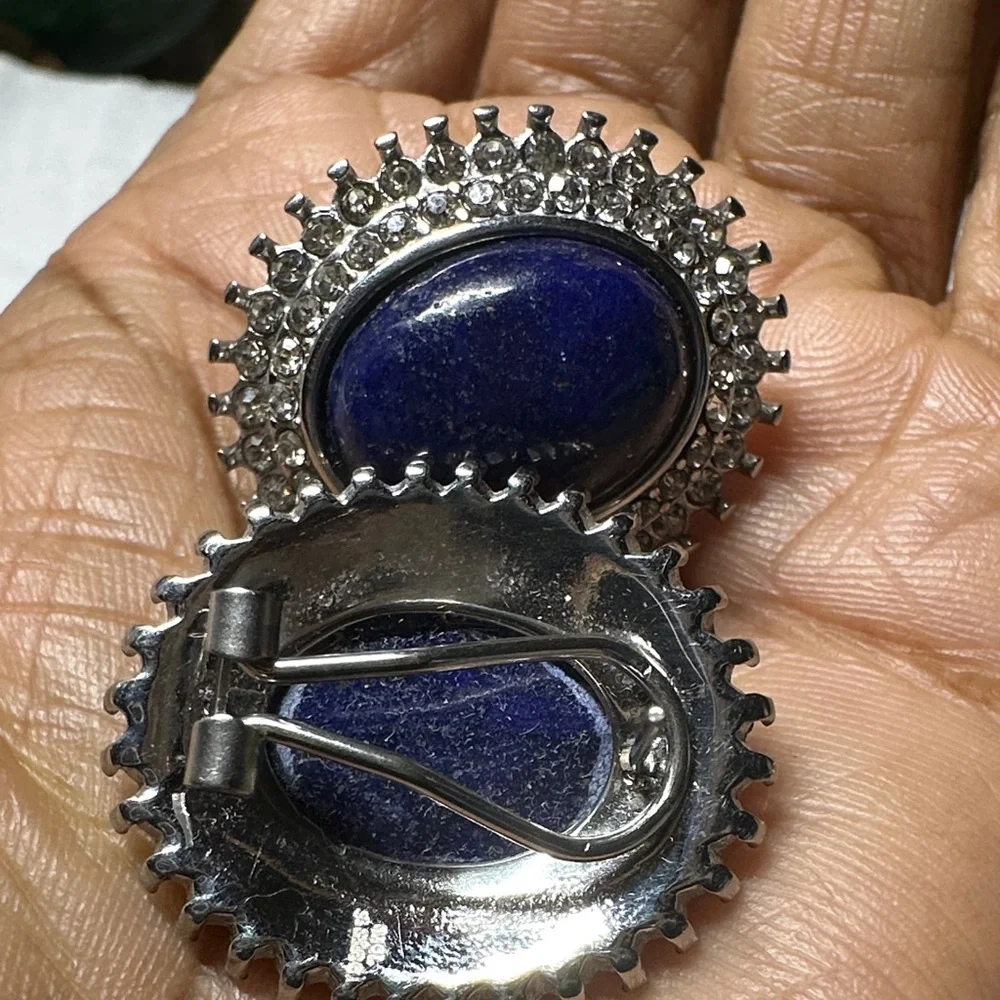 This is a pair of vintage silver-tone lapis lazuli cuff links - Picture 15 of 15